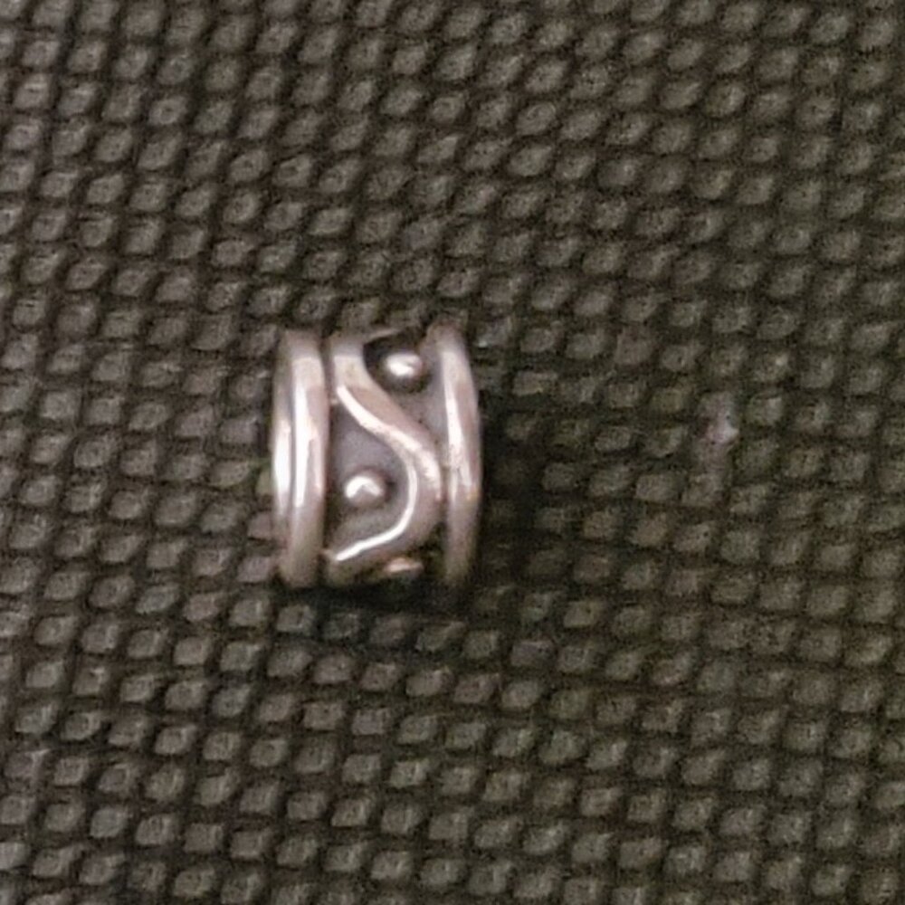 Pandora Wave and Dot charm